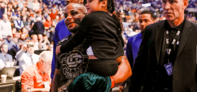 Las mejores imágenes de las peleas titulares de UFC 220