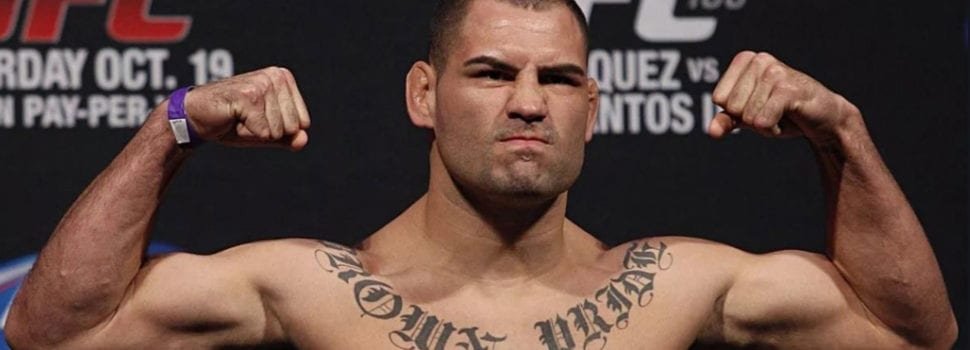 Cain Velasquez no está seguro que Miocic merezca pelear por el título