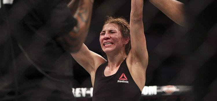 Video: Irene Aldana somete a Bethe Correia en UFC 237