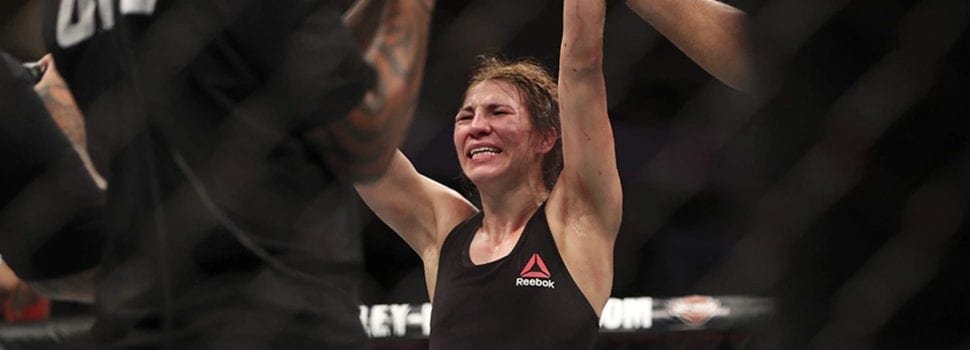 Video: Irene Aldana somete a Bethe Correia en UFC 237