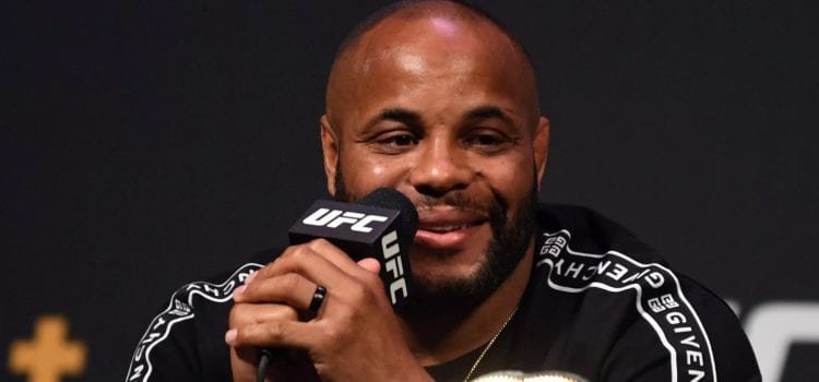 Daniel Cormier asegura que el dinero determinará si hay trilogía con Jones