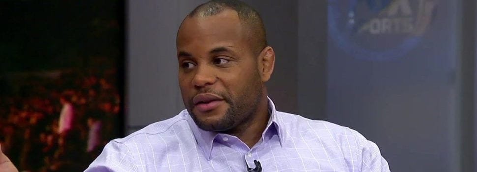 Daniel Cormier aconseja a Thiago Santos para vencer a Jones