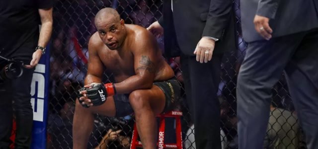 Daniel Cormier se disculpa por su derrota ante Stipe Miocic