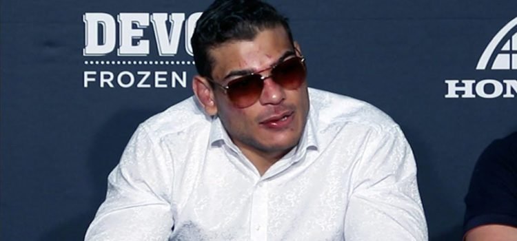 Paulo Costa quiere ajustar cuentas personales con Adesanya