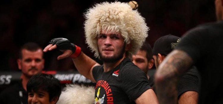 El padre de Khabib asegura que “30-0 es suficiente” para el retiro de su hijo