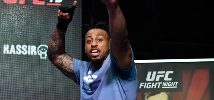 Greg Hardy le responde “al criminal convicto Derrick Lewis”